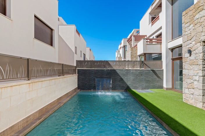 Image No.29-3 Bed Villa for sale