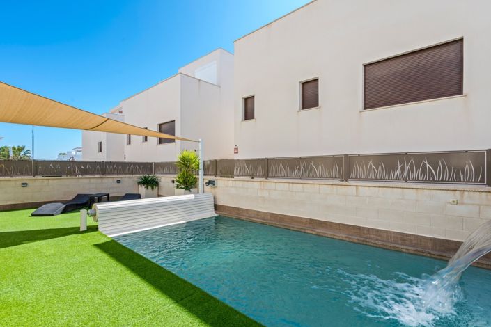 Image No.3-3 Bed Villa for sale