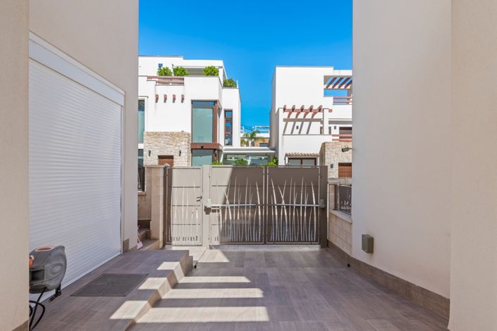 Image No.30-3 Bed Villa for sale