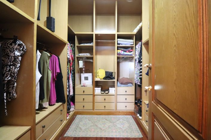 Image No.29-6 Bed Property for sale