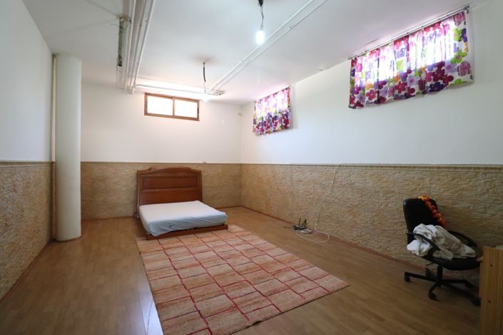 Image No.41-6 Bed Property for sale