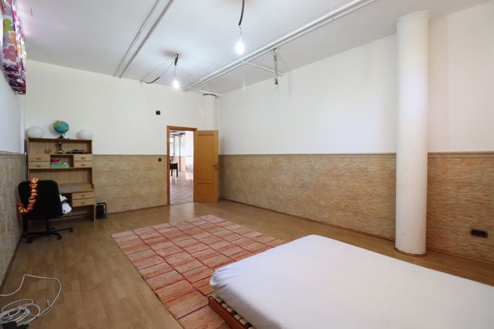 Image No.42-6 Bed Property for sale