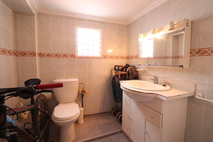 Image No.14-3 Bed Townhouse for sale