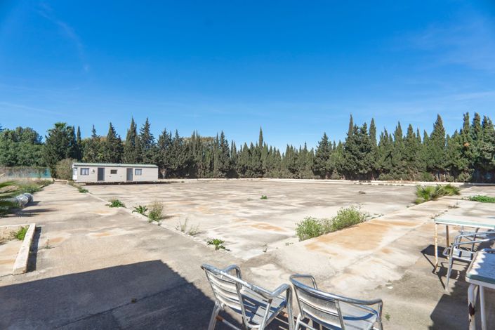 Image No.18-6 Bed Property for sale