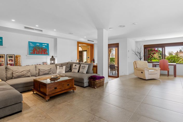 Image No.33-5 Bed Villa for sale