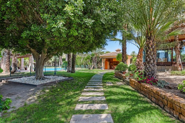 Image No.42-5 Bed Villa for sale