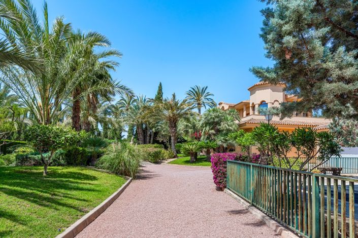 Image No.7-5 Bed Villa for sale