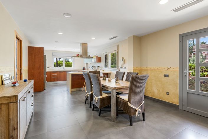 Image No.17-5 Bed Villa for sale