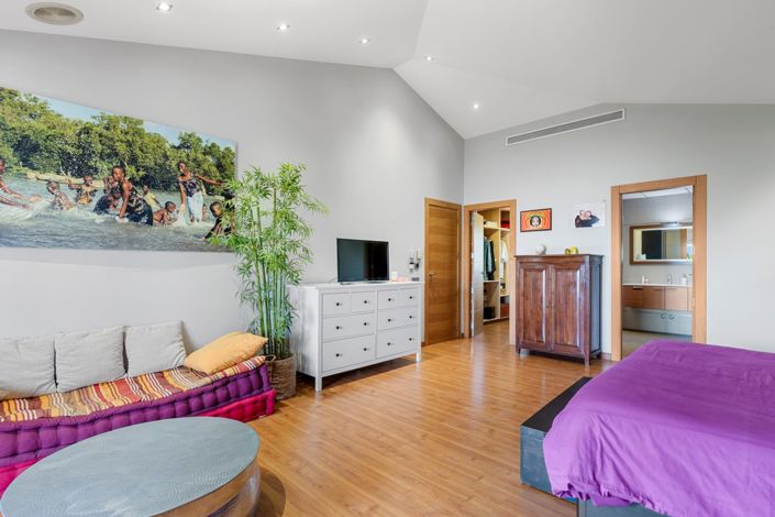 Image No.33-5 Bed Villa for sale