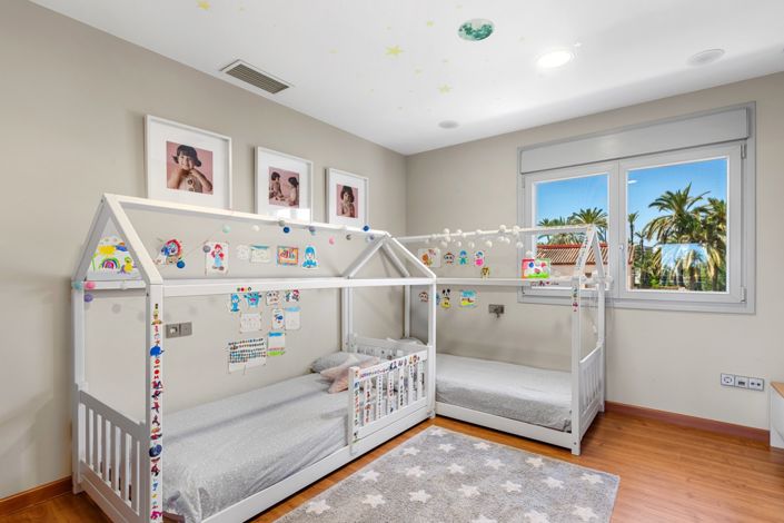 Image No.43-5 Bed Villa for sale