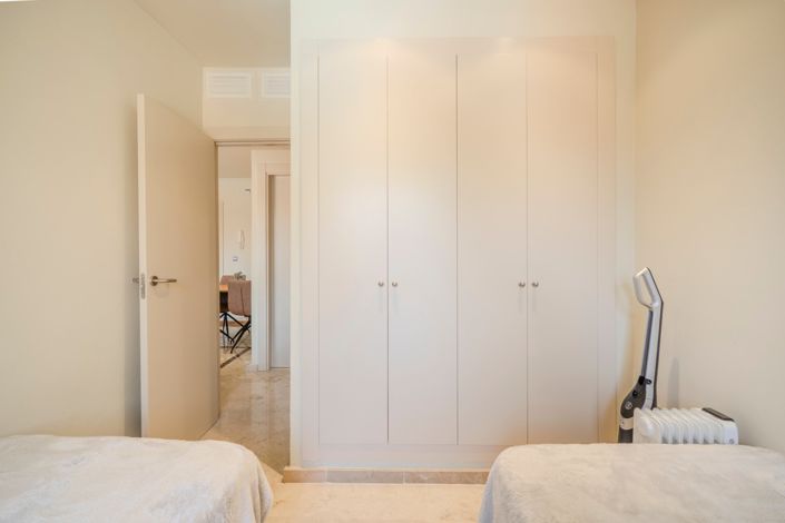 Image No.16-3 Bed Property for sale