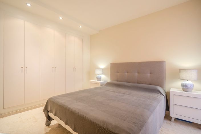 Image No.17-3 Bed Property for sale