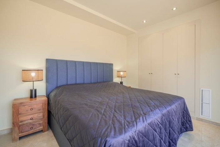 Image No.23-3 Bed Property for sale