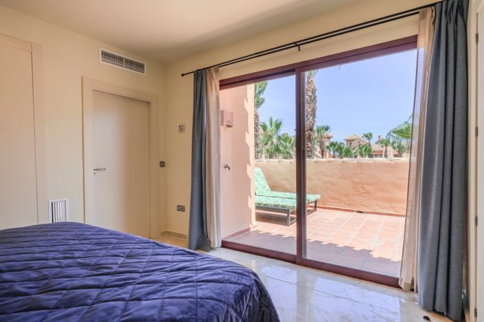 Image No.26-3 Bed Property for sale