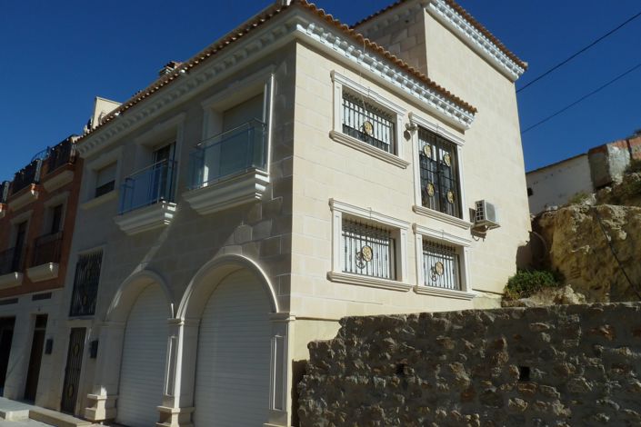 Image No.2-3 Bed Villa for sale