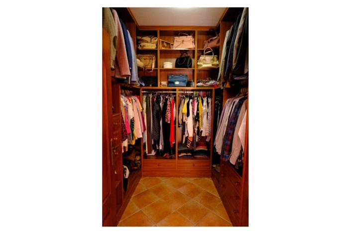 Image No.25-4 Bed Property for sale