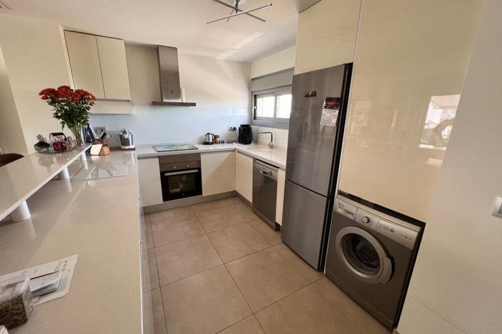 Image No.7-2 Bed Property for sale