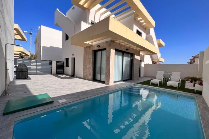 Image No.1-3 Bed Villa for sale