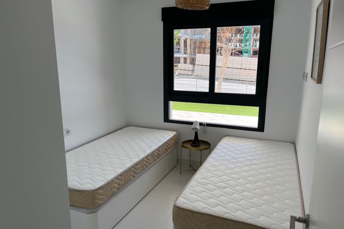 Image No.9-2 Bed Property for sale