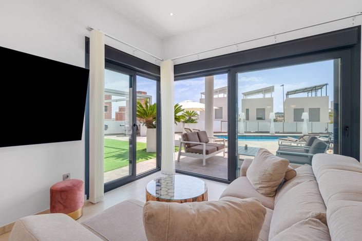 Image No.12-3 Bed Villa for sale