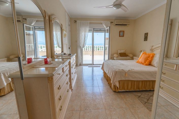 Image No.22-5 Bed Villa for sale