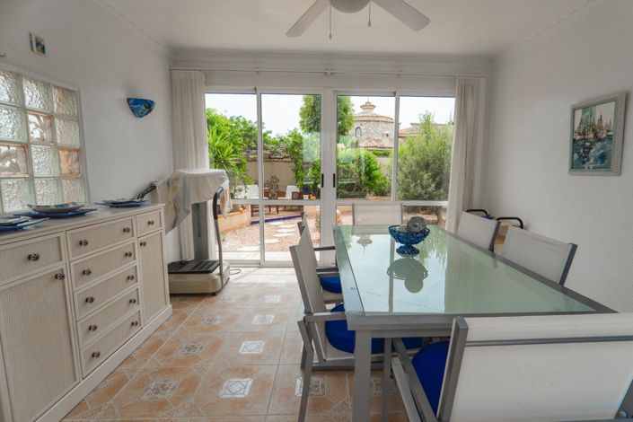 Image No.50-5 Bed Villa for sale