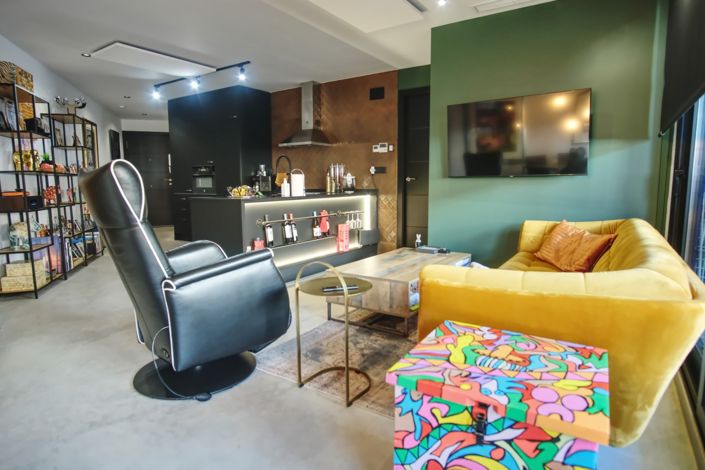 Image No.17-2 Bed Property for sale