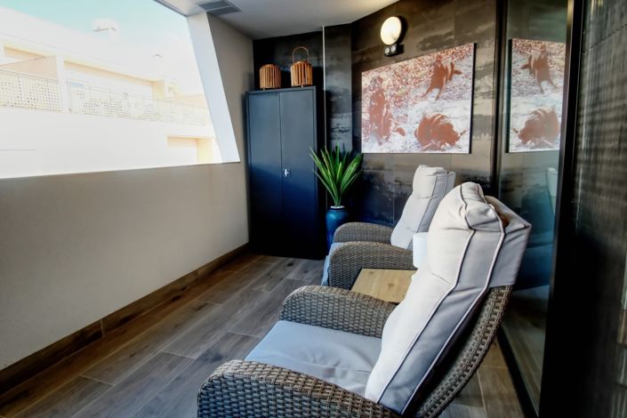 Image No.20-2 Bed Property for sale