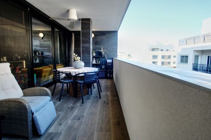 Image No.22-2 Bed Property for sale