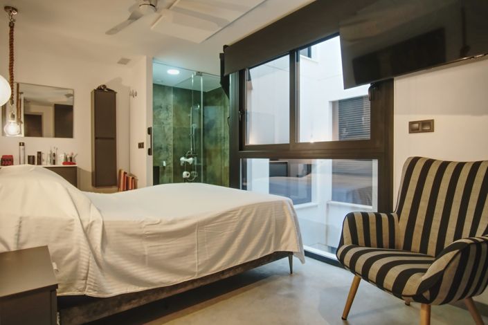 Image No.24-2 Bed Property for sale