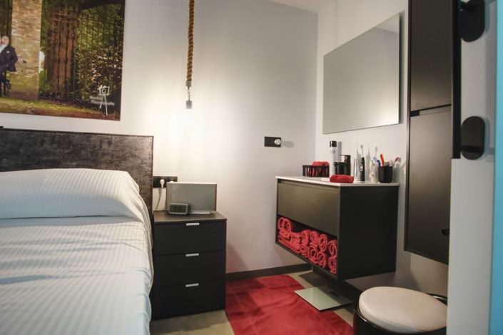 Image No.26-2 Bed Property for sale