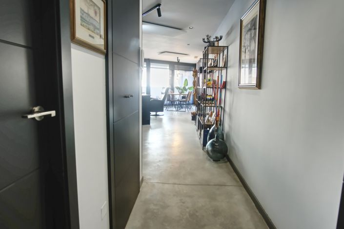 Image No.9-2 Bed Property for sale