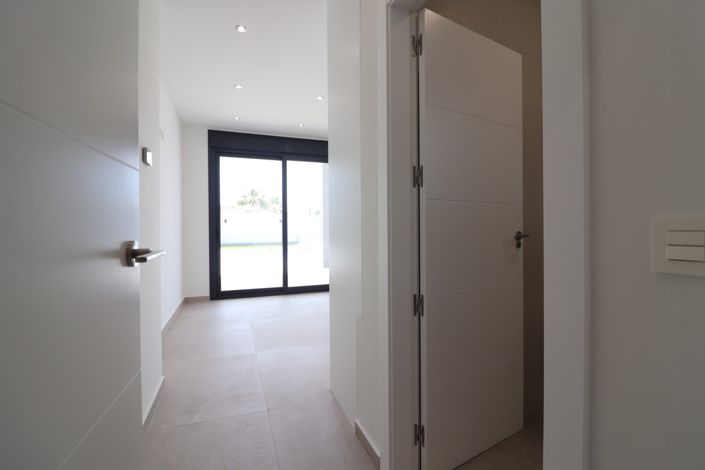 Image No.15-3 Bed Villa for sale