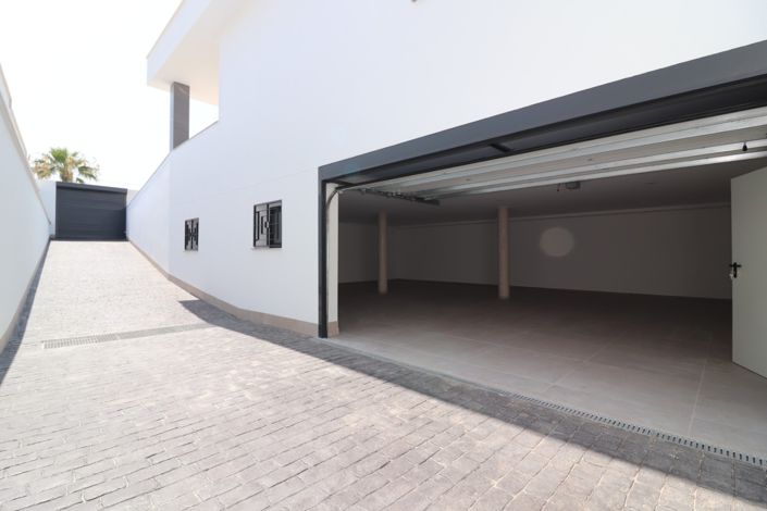 Image No.29-3 Bed Villa for sale