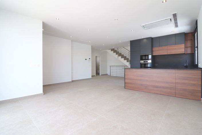 Image No.3-3 Bed Villa for sale