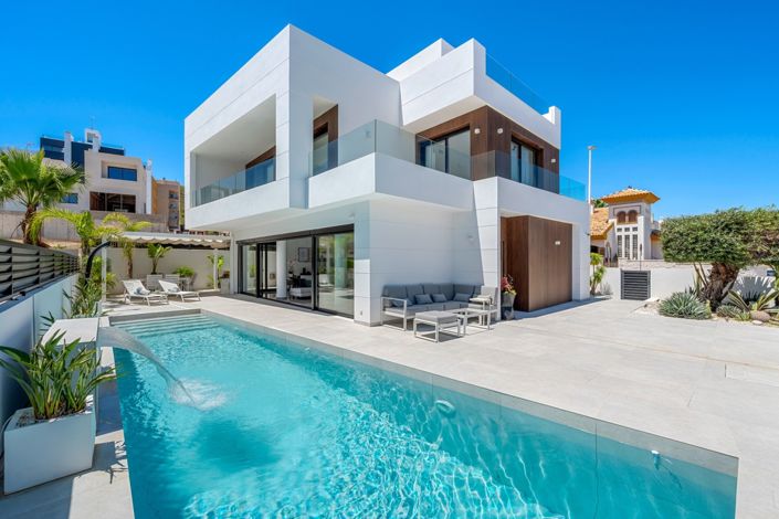 Image No.1-4 Bed Villa for sale