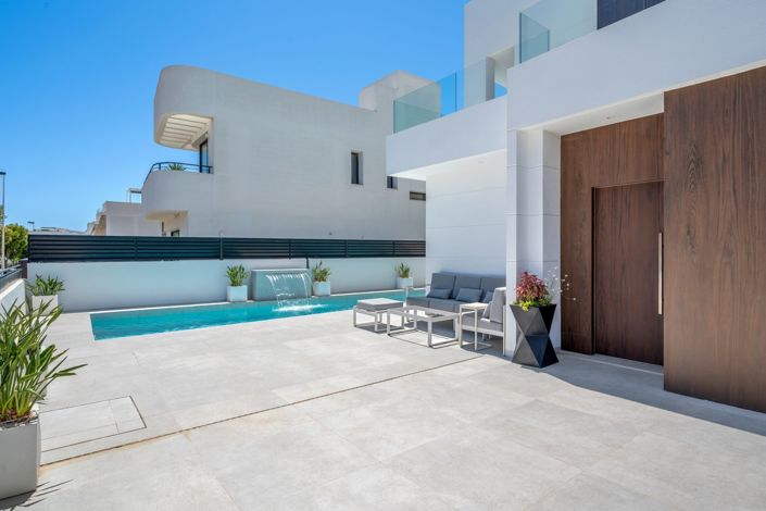 Image No.15-4 Bed Villa for sale