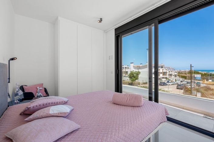 Image No.29-4 Bed Villa for sale