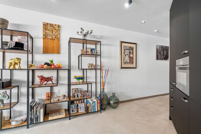 Image No.13-2 Bed Property for sale