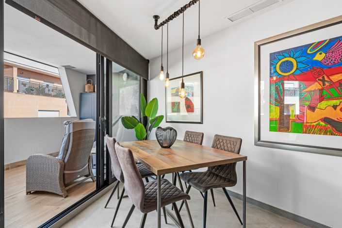 Image No.14-2 Bed Property for sale