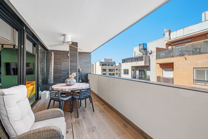 Image No.17-2 Bed Property for sale