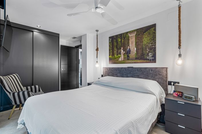 Image No.19-2 Bed Property for sale