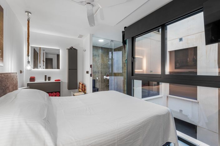 Image No.21-2 Bed Property for sale