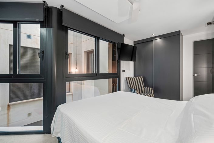 Image No.22-2 Bed Property for sale