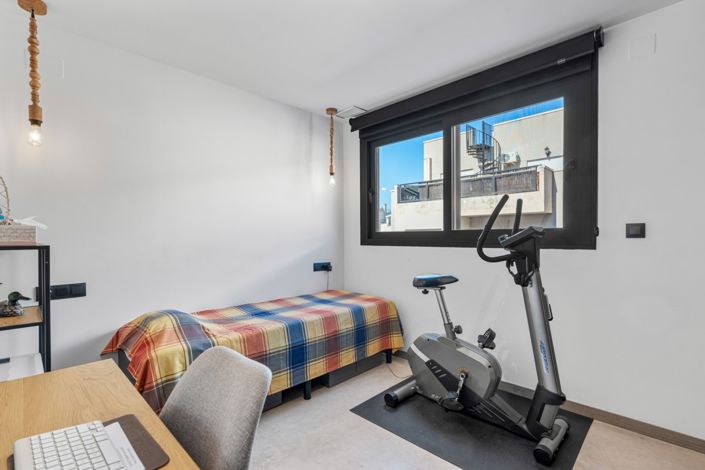 Image No.27-2 Bed Property for sale