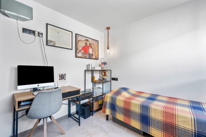 Image No.28-2 Bed Property for sale