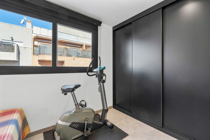 Image No.29-2 Bed Property for sale