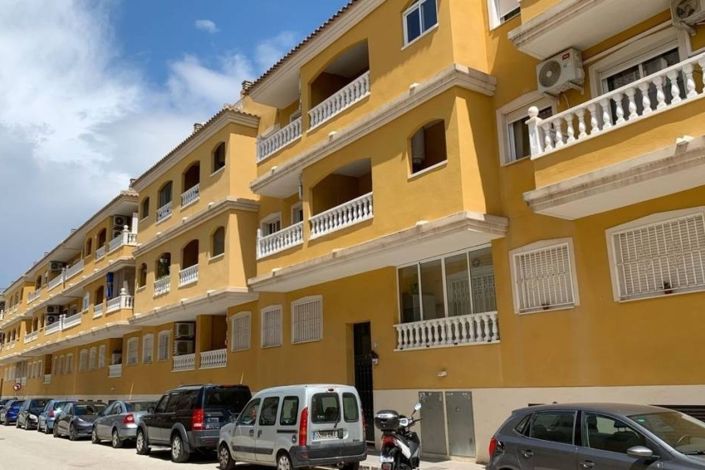 Image No.4-2 Bed Property for sale