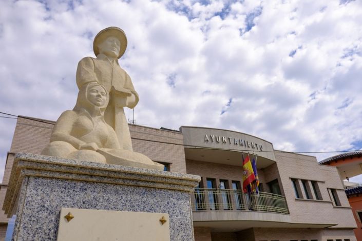 Image No.20-2 Bed Property for sale