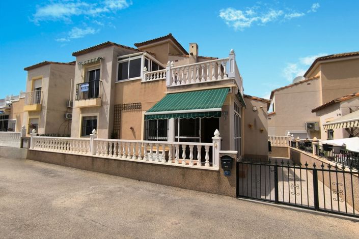 Image No.1-3 Bed Villa for sale